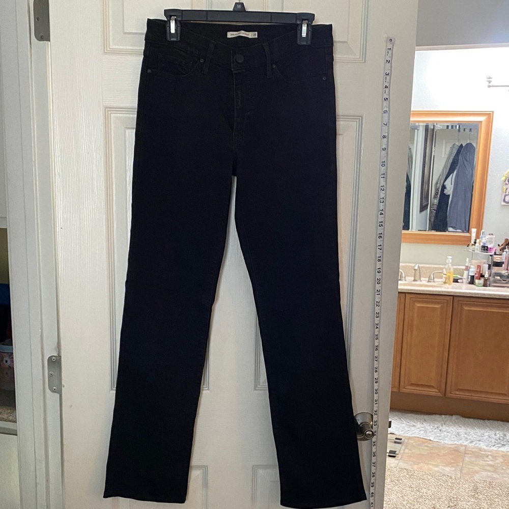 Levi's Women's Black Straight Leg Jeans